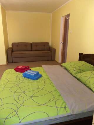 Апартаменты Апартаменты на Стадионной 6 Киев Апартаменты с балконом-5