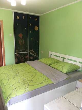 Апартаменты Апартаменты на Стадионной 6 Киев Апартаменты с балконом-8